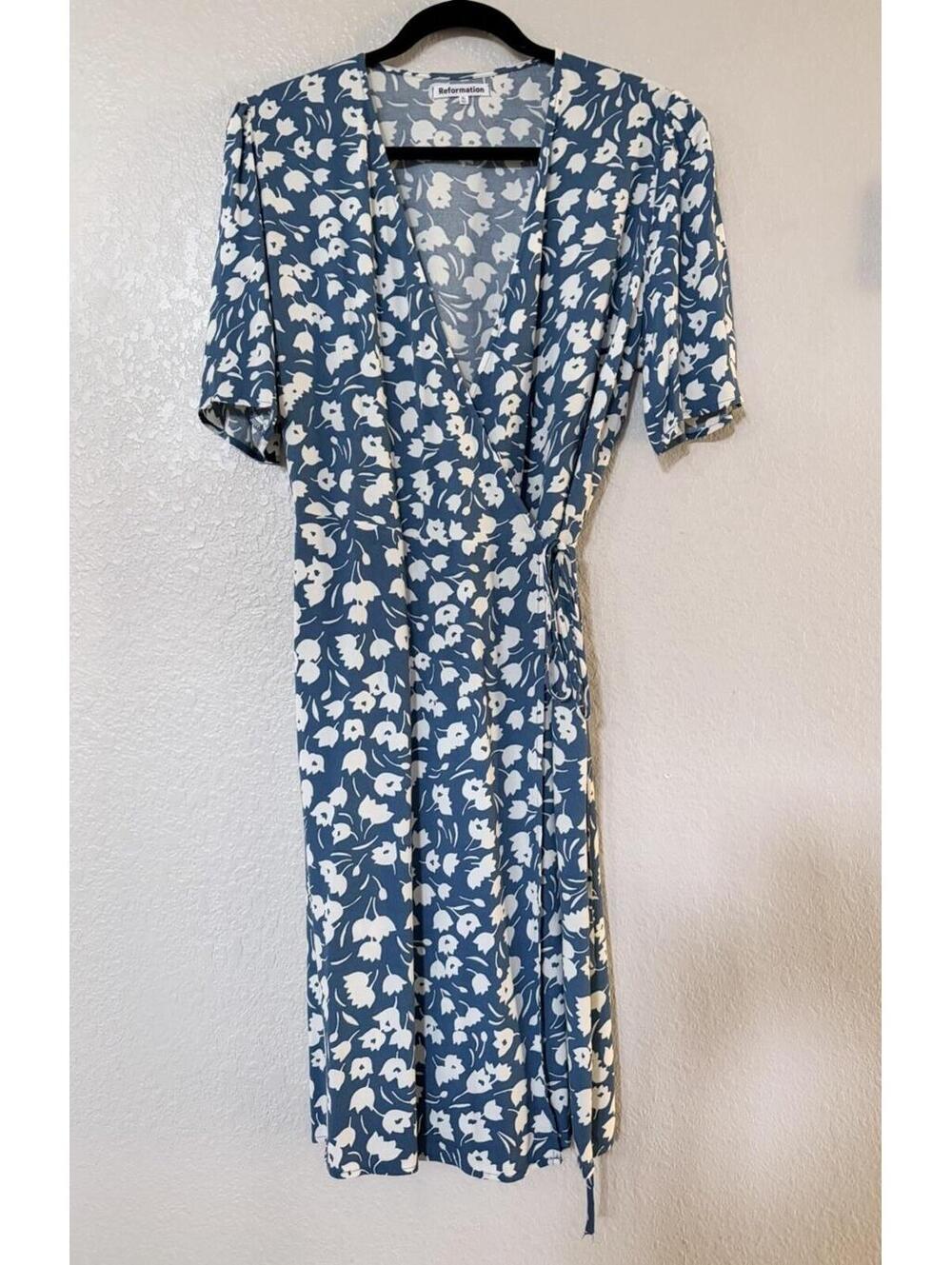 New Reformation Laurent Wrap Floral Print Short Sleeve Dress In Blue Multi Sz XL - Picture 2 of 10